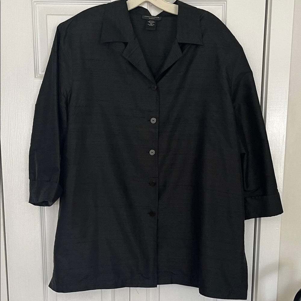 Anne Carson 100% silk black blouse/jacket. Size 2X
